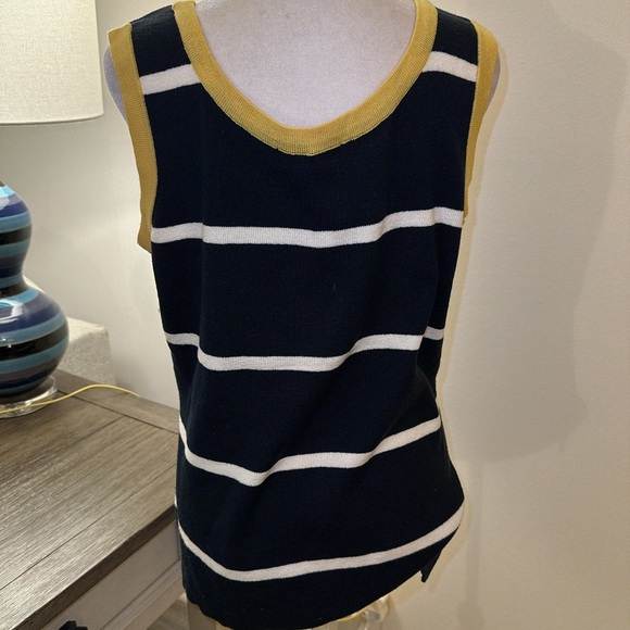 Kate Landry Sweater Set - Size M - Picture 16 of 16